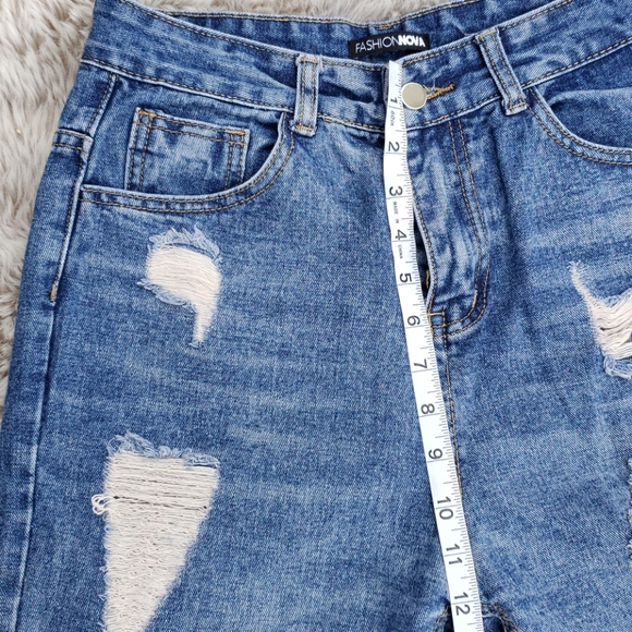 Classic 90’s Bootcut Jeans - Picture 5 of 6